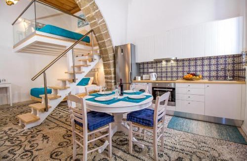 Kallithea House | The red door in Koskinou