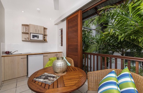 Palm Cove Apartment | The Reef Retreat