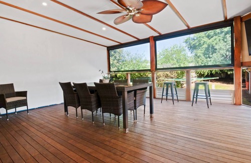 Turvey Park House | The Richardson - Spacious Entertaining, Sleeps 8