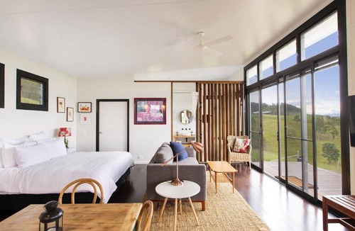 Gloucester House | The Ridge Eco Cabin, TOP NOTCH