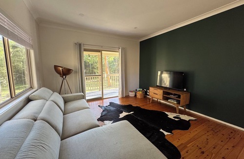 Wyee Apartment | The Roadway Retreat - relax, reconnect and explore
