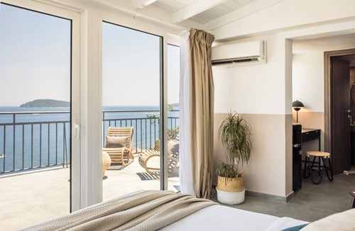 Skiathos Town Hotel | The Rock Suites