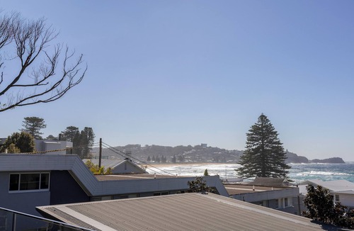 Avoca Beach House | The Rockpool Beach House - seconds from the Beach