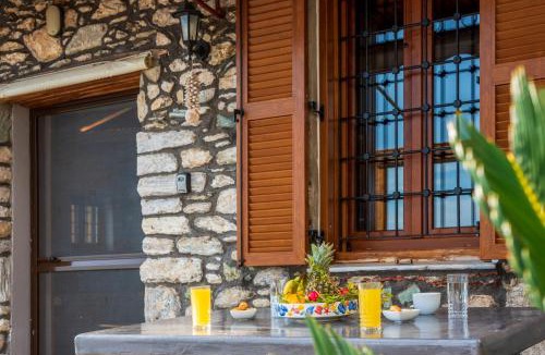 Kato Gatzea House | The Sea Front Fisherman’s house
