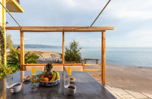 Kato Gatzea House | The Sea Front Fisherman’s house