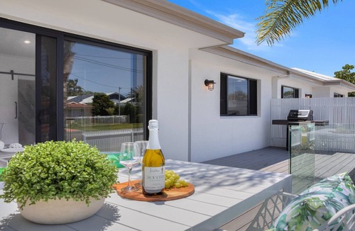 Long Jetty Villa | THE SHACK AT LONG JETTY - VILLA A