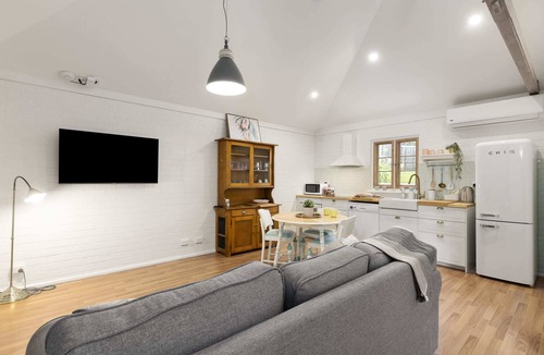 Willunga Apartment | "The Stables" at Strong Farmers Retreat Willunga