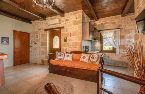 Limeniskos House | The Stonemade Houses "Georgia" Entire home in Phalasarna, Greece