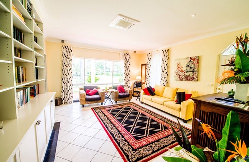 Surf Beach Bed & Breakfast | The Sun House Surfbeach , Batemans Bay N.S.W
