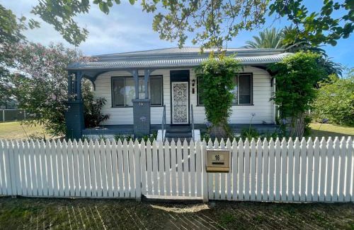 Cessnock House | The Sweet Grapevine Cottage