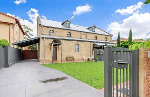 Glenelg House | The Three Arches -“Voted Top 10 holiday home"