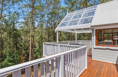 Cooranbong House | The Tree House, a 5-bedroom house with AC and WiFi in enchanting Cooranbong