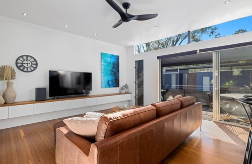 Emerald Beach House | The unique property sets the mood for relaxation and is perfect for a couple’s getaway