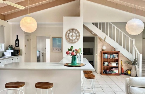Sandy Point House | The Vibe Sandy Point Stay for 3 pay for 2 Sept to Oct