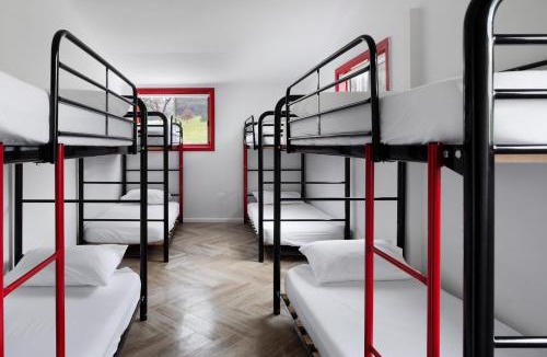 Strath Creek House | The Village Green Bunkhouse