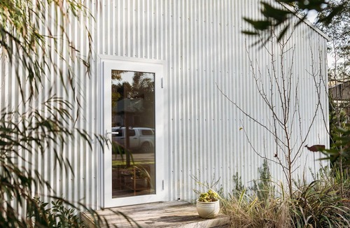 Walkerville House | The Walkerville Shed; Comfort & Serenity with Linen and High speed Wifi