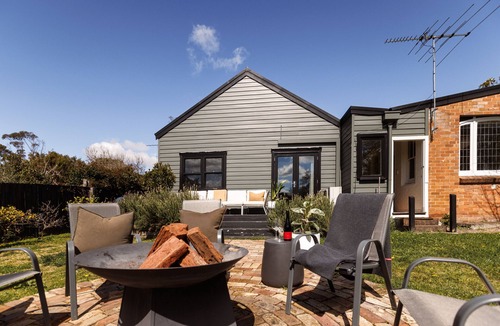 Katoomba House | The Waratah House- Mountain Retreat