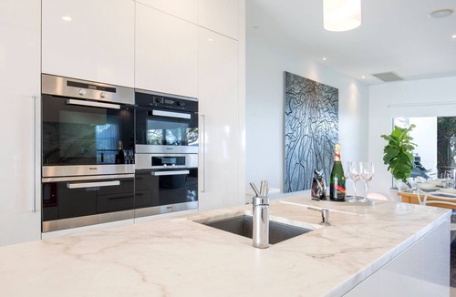 Vincentia House | The White House Jervis Bay by Latitude South Coast