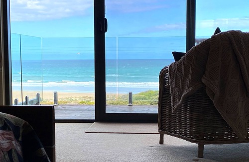 Moggs Creek Bed & Breakfast | THEBEACH GREAT OCEAN ROAD Waterfront Moggs Creek. Spacious Luxury just for 2