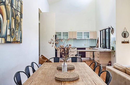 Maudsland House | 'THEME PARK CENTRAL WITH A TOUCH OF COUNTRY