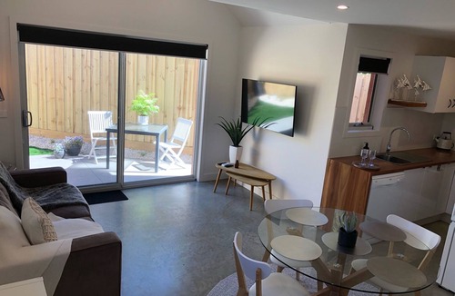 Torquay Apartment | This 1-bedroom Guest Suite is the ultimate weekend getaway