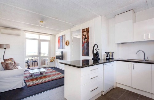 Fremantle Apartment | This apartment is a 1 bedroom(s), 1 bathrooms, located in Fremantle, WA.