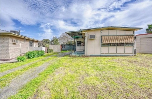 Holden Hill House | This house is a 3 bedroom(s), 1 bathrooms, located in Holden Hill, SA.