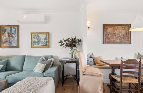 Robertson House | This house is a 3 bedroom(s), 1.5 bathrooms, located in Robertson, NSW.