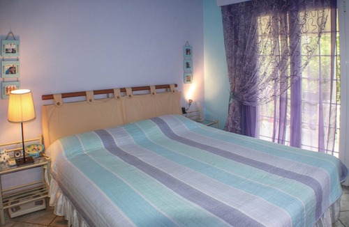 Spata-Artemida House | This recently overhauled vacation home is the ideal vacation base in any season.
