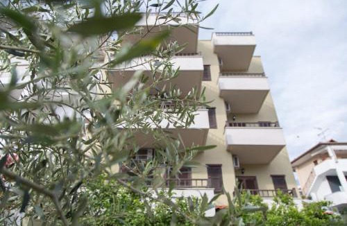 Neos Marmaras Apartment | Thita Studios ex Anastasiadis House