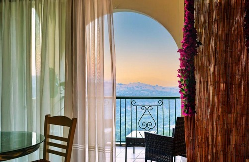 Argyroupoli House | Thomas Nice View Retreat