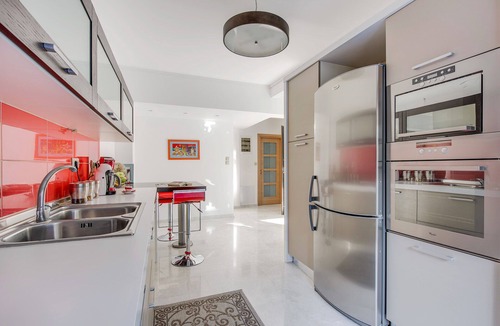 Rhodes Town Apartment | Three Bedroom Apartment in Rhodes Town