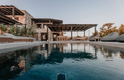 Plaka Villa | Three-Bedroom Superior Villa with Private Pool