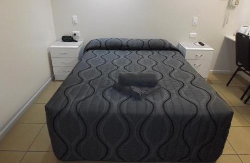 Monto Hotel | Three Moon Motel