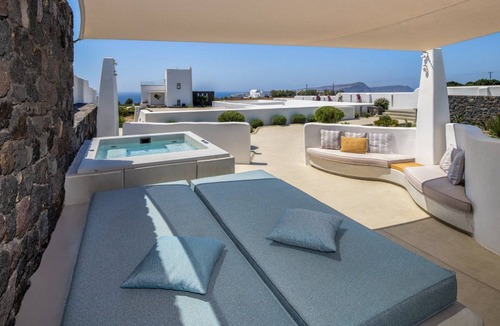 Akrotiri Villa | Thrilling Santorini Suite | Poseidon’s Hideaway Suite | Executive Two Bedroom.