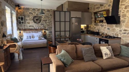Lassithi Prefecture House | Thysanos