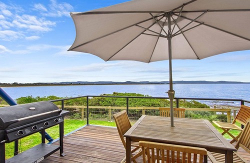 Culburra Beach House | Tilbury Breeze – overlooking the Pacific Ocean