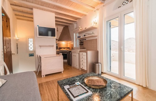 Panormos Villa | Tinos : House/villa & Suites