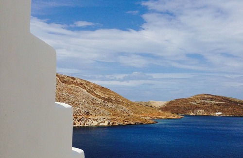 Panormos Villa | Tinos : House/villa & Suites