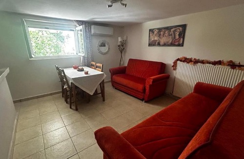 Killini Apartment | Tiny Comfort House
