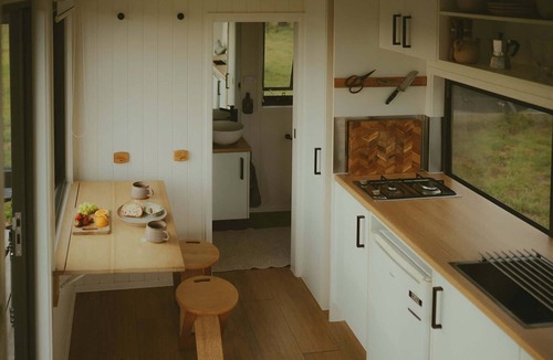 Monivae Cabin | Tiny Harry Summary: D