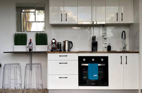 Higgins House | Tiny House in Belconnen 1BR Self Contained Complete Home Filtration as seen on The Block Phillip Island Wine