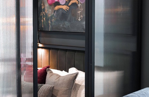 O'Connor Apartment | Tiny 'Lagoon' Escape – Soft, Serene, Central!