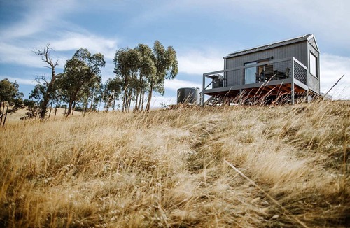 Tooborac Cabin | Tiny Pip Summary: Tin