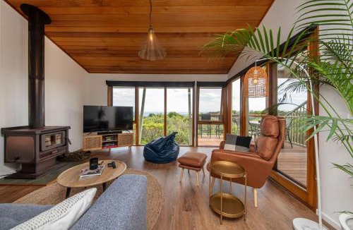 Cape Schanck Villa | TJ's Tree House with Ocean Views