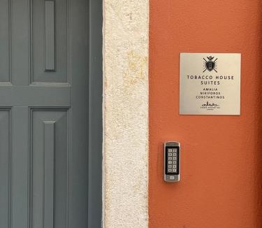 Old Town Apartment | Tobacco House Suites