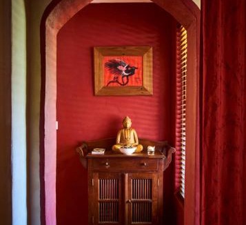 Mount Tomah Bed & Breakfast | Tomah Retreat - Studio CHILL with fireplace and clawfoot bath