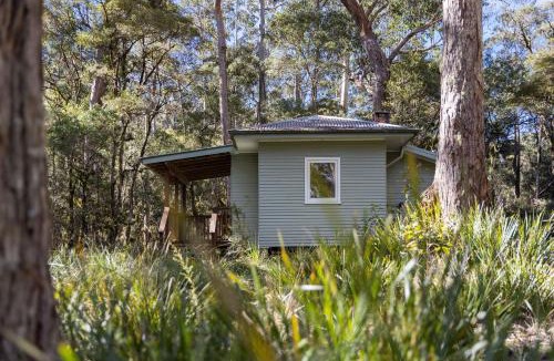 Comara House | Toms Cabin