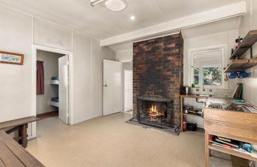 Comara House | Toms Cabin