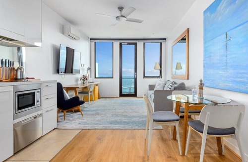 Frankston Apartment | Top floor, fantastic views and impeccable quality